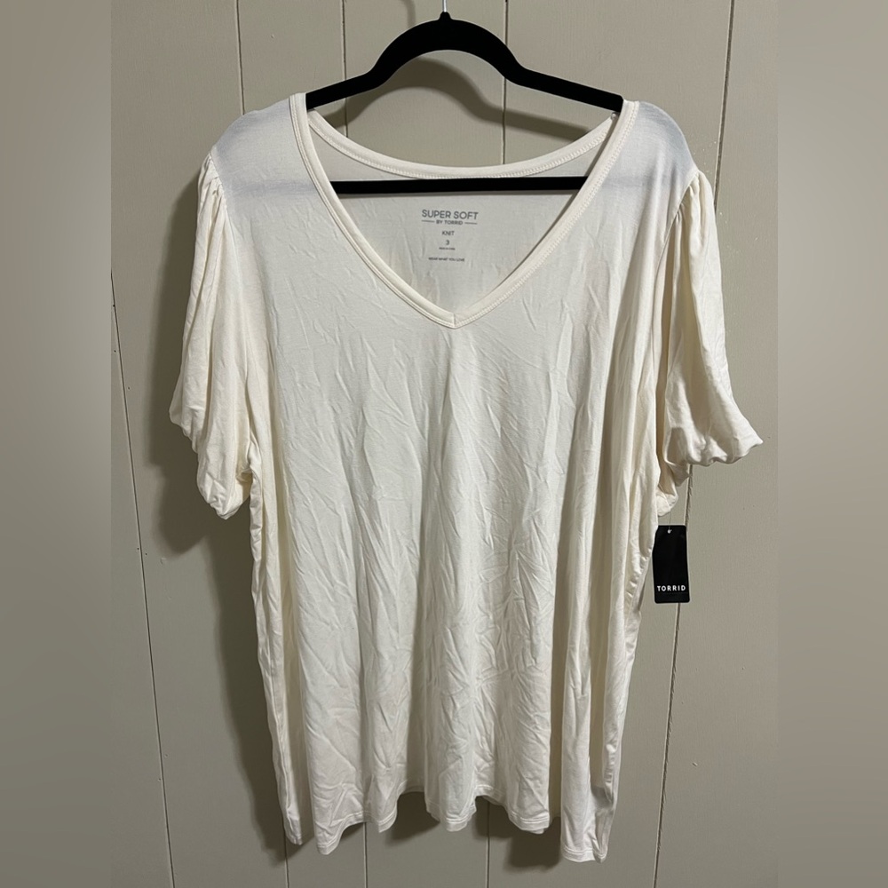 Torrid smocked cuff super soft cream pristine top plus size 3 3x 22/24 NWT